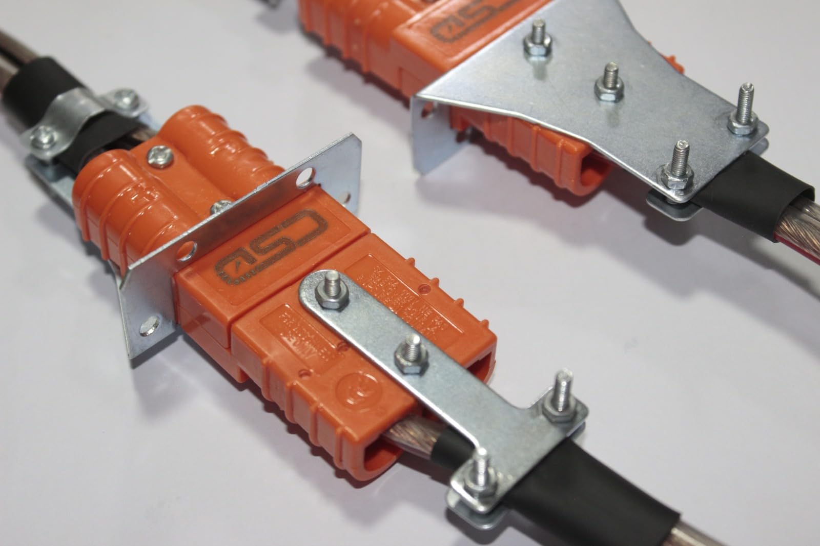 Anderson Connector E Rickshaw & E Bike Charging Connector Pair: Durable EV Charging Socket & Cable Kit for Fast & Safe Recharging of Electric Auto Rickshaw & Electric Bicycle