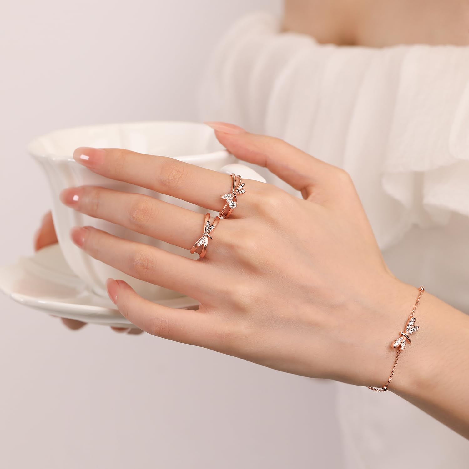 Meissa Bague Femme Argent 925 Libellule Dorée avec Zirconia – Bague Ajustable Élégante Inspiration Nature – Cadeau Original pour Anniversaire, Noël, Saint-Valentin