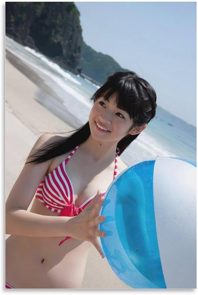 前田憂佳　水着 