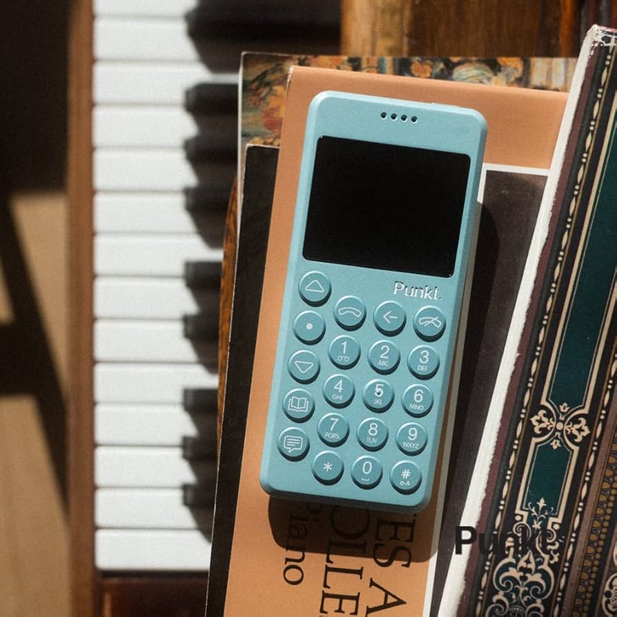 Punkt. MP02 現行品 ホワイト Amazon | Punkt. MP02 New Generation 集中力を取り戻す携帯電話 SIM