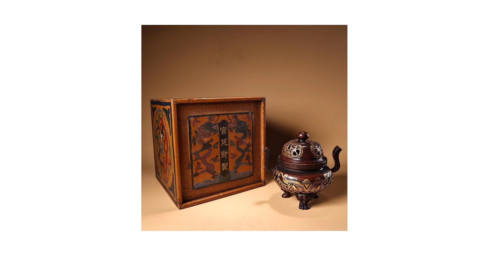 中国古美術・旧蔵鏨刻鎏金の獣面熏香炉・純赤銅细密彫・高浮彫・置物・茶道具・箱付き Amazon.co.jp: 中国古美術・旧蔵鏨刻鎏金の獣面熏香炉・純赤銅