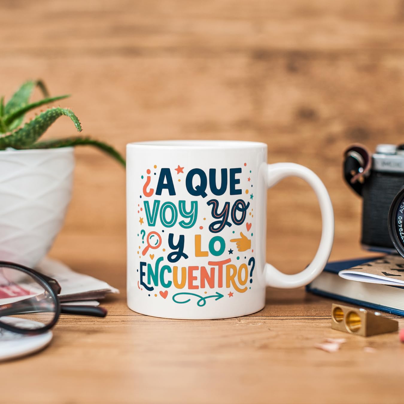 MUGFFINS Taza mamá graciosa con frase ¿A que voy yo y lo encuentro? en Español 330 Ml/11 oz | regalo madre divertido | regalo cumpleaños madre | navidad | progenitores v1 — view 2