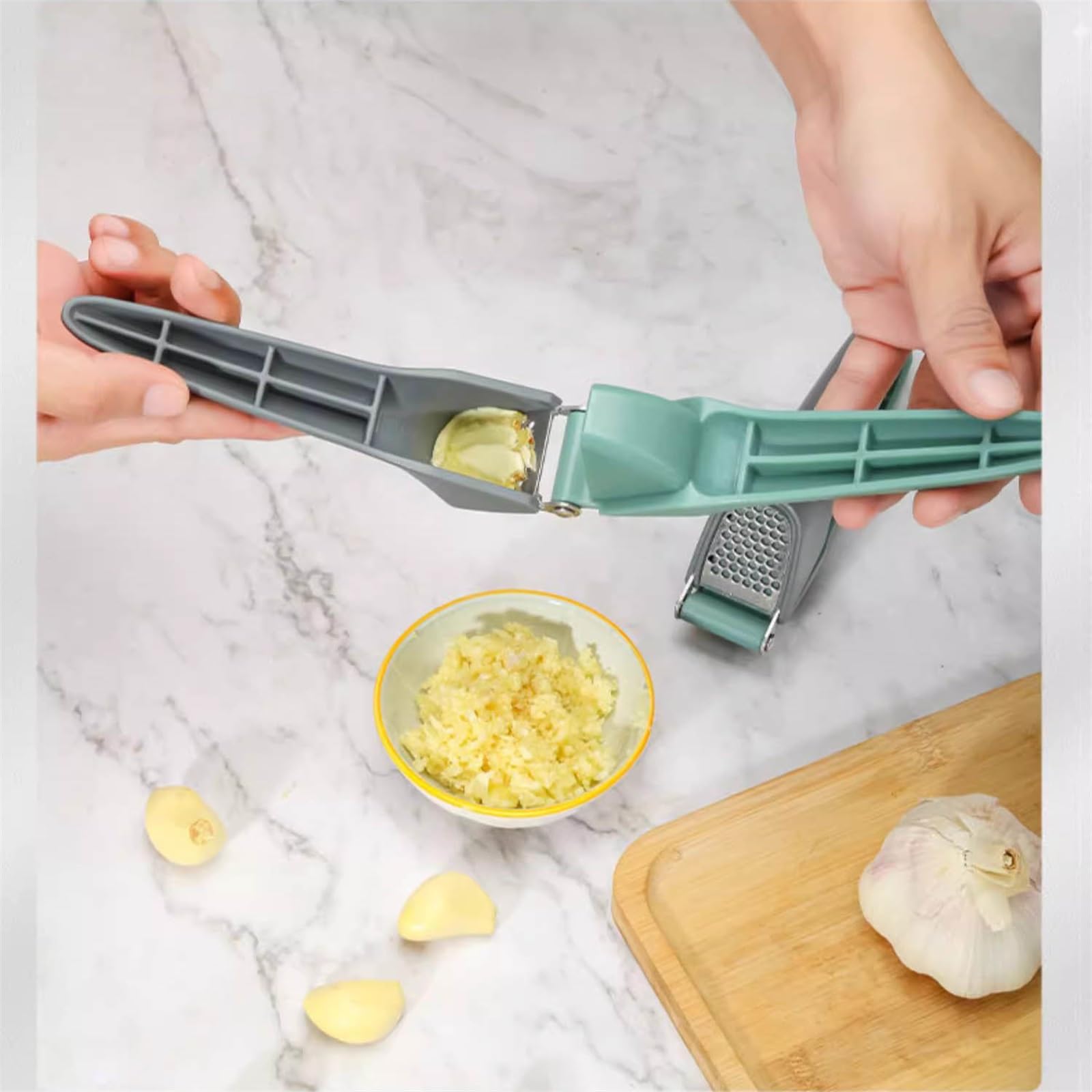 Professionelle Knoblauchpresse aus Edelstahl von ArinkO: Ein erstklassiges Küchengerät zum effizienten Zerkleinern von Knoblauch und Ingwer