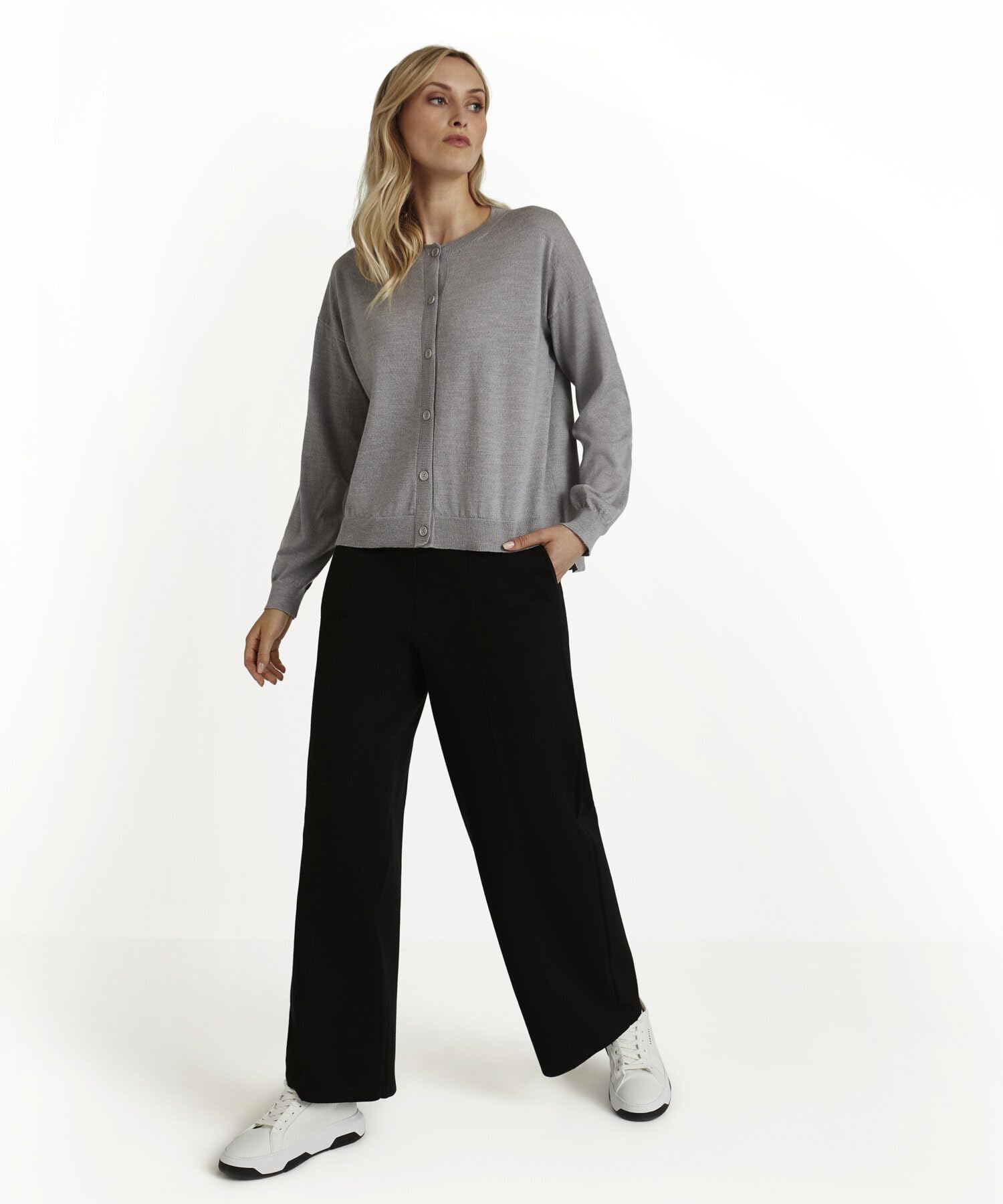 FALKE Mujer Basic New Merino Cardigan suéter cárdigan clásico Suave Elegante para el Trabajo y el Tiempo Libre Transpirable regulación climática antiolor Lana 1 Pieza