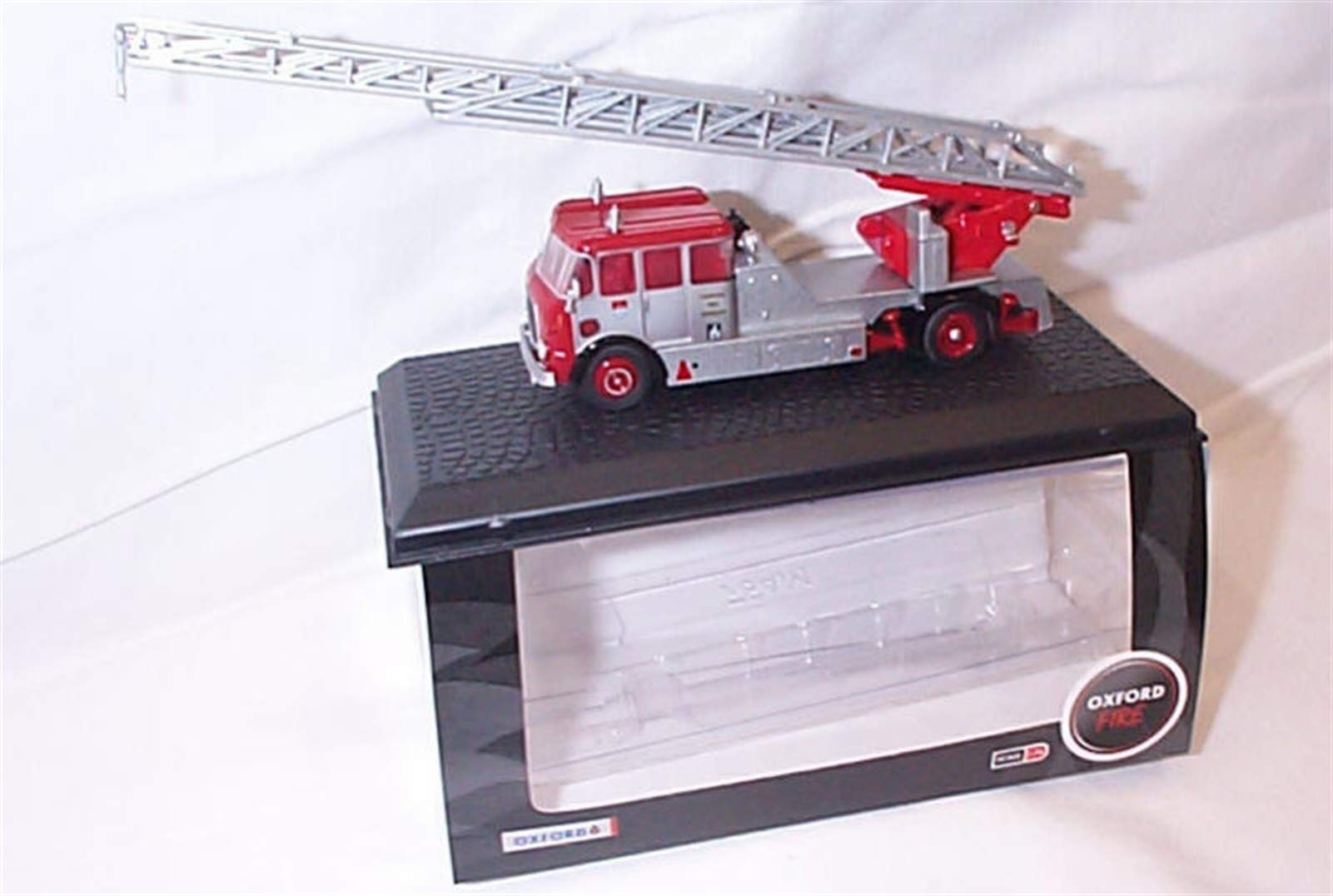 oxford london fire brigade AEC mercury TL fire engine 1.76 scale diecast model