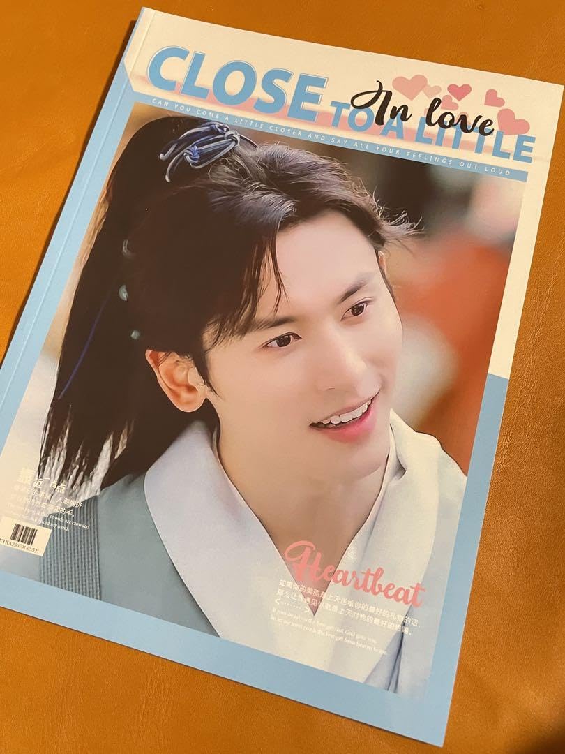 Amazon.co.jp: 山河令 張哲瀚写真集 周子舒個人28P写真集 コンサート 