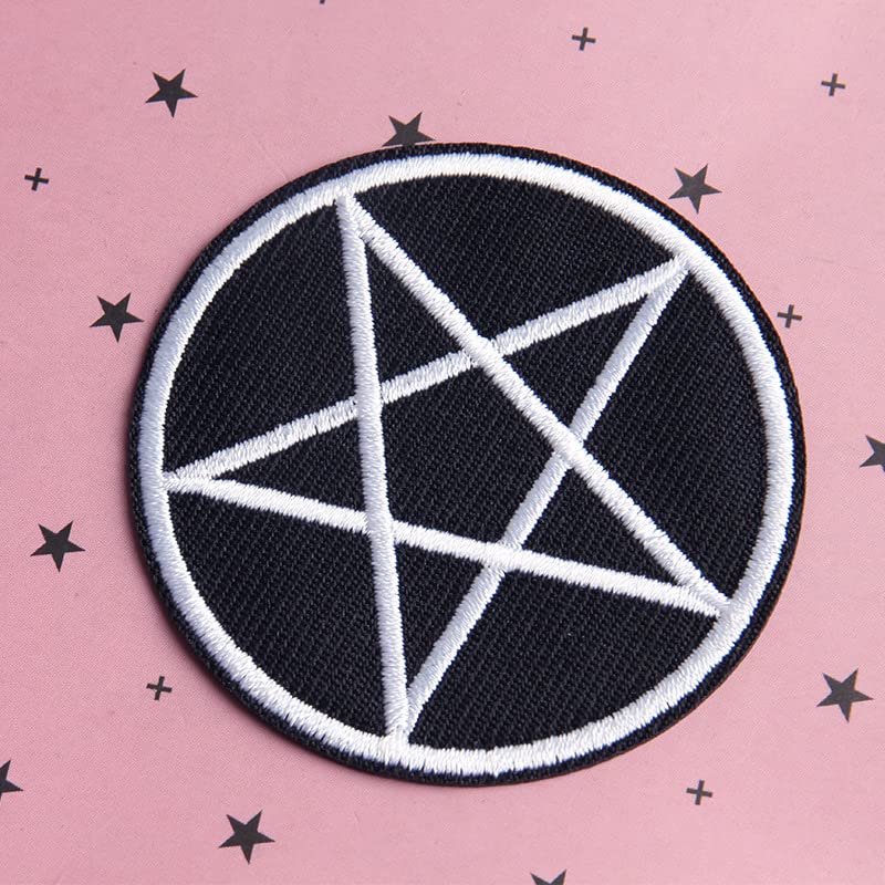 Moderne Hexe Schwarzes Grimoire - Zaubersprüche, Anruf