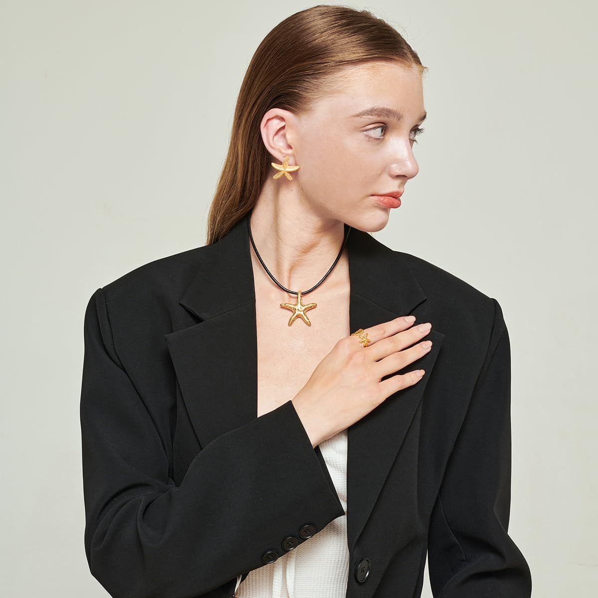 LILIE&WHITE Gold Pendant Necklace for Women - Conch Chain With Starfish and Black Leather - Ocean Chains Necklace - Image 3