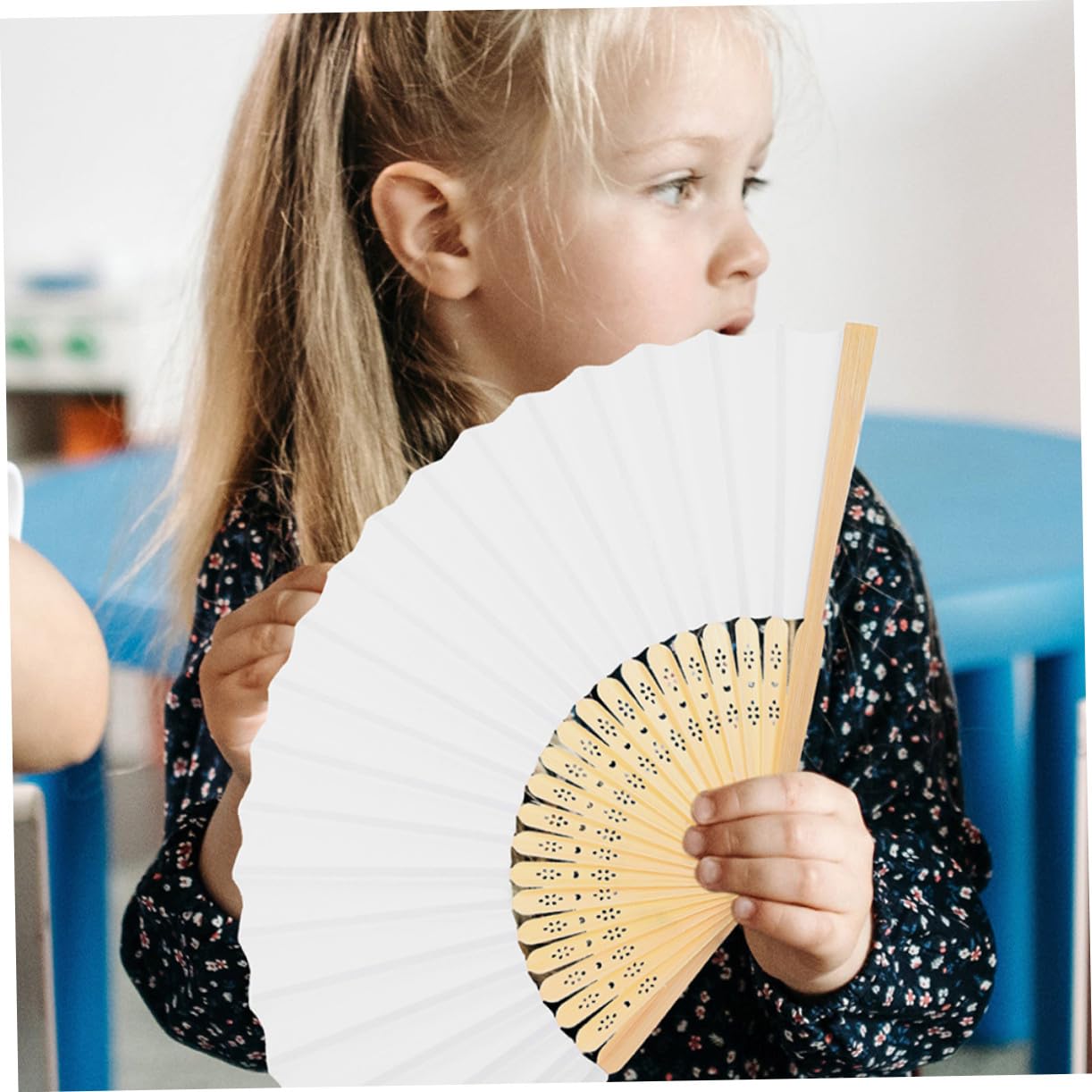 15stücke Weiße Faltbare Papierfächer aus Bambus Blanko für DIY Handfächer zum Falten für Hochzeiten Partys und Heimdekoration