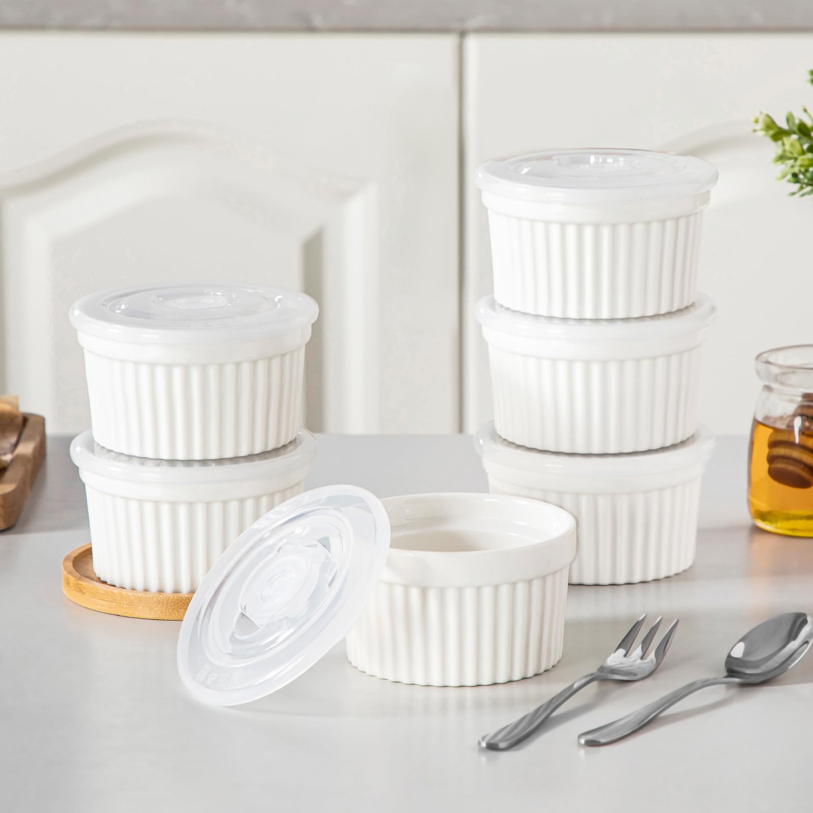 vancasso Pirottini per Soufflé Set con Coperchi, 6 X 200 ml Stampi per Soufflé, Mini Ciotole in Porcellana per Creme Brulè, Set da Stampi a Prova di Forno per Crema Pasticcera, Budino, Ø 9.5cm, Bianco