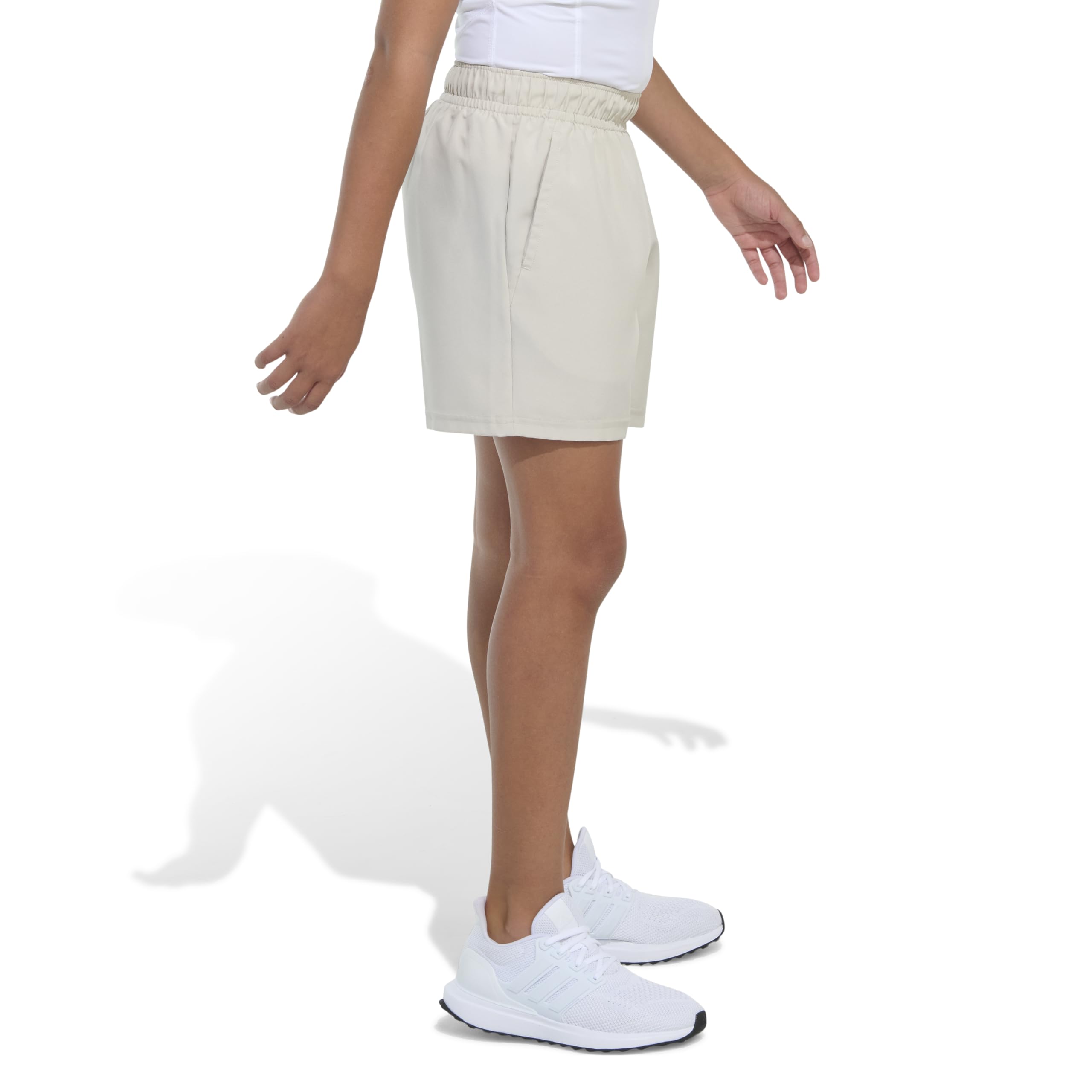Adidas Essentials Short pour garçon avec petit logo