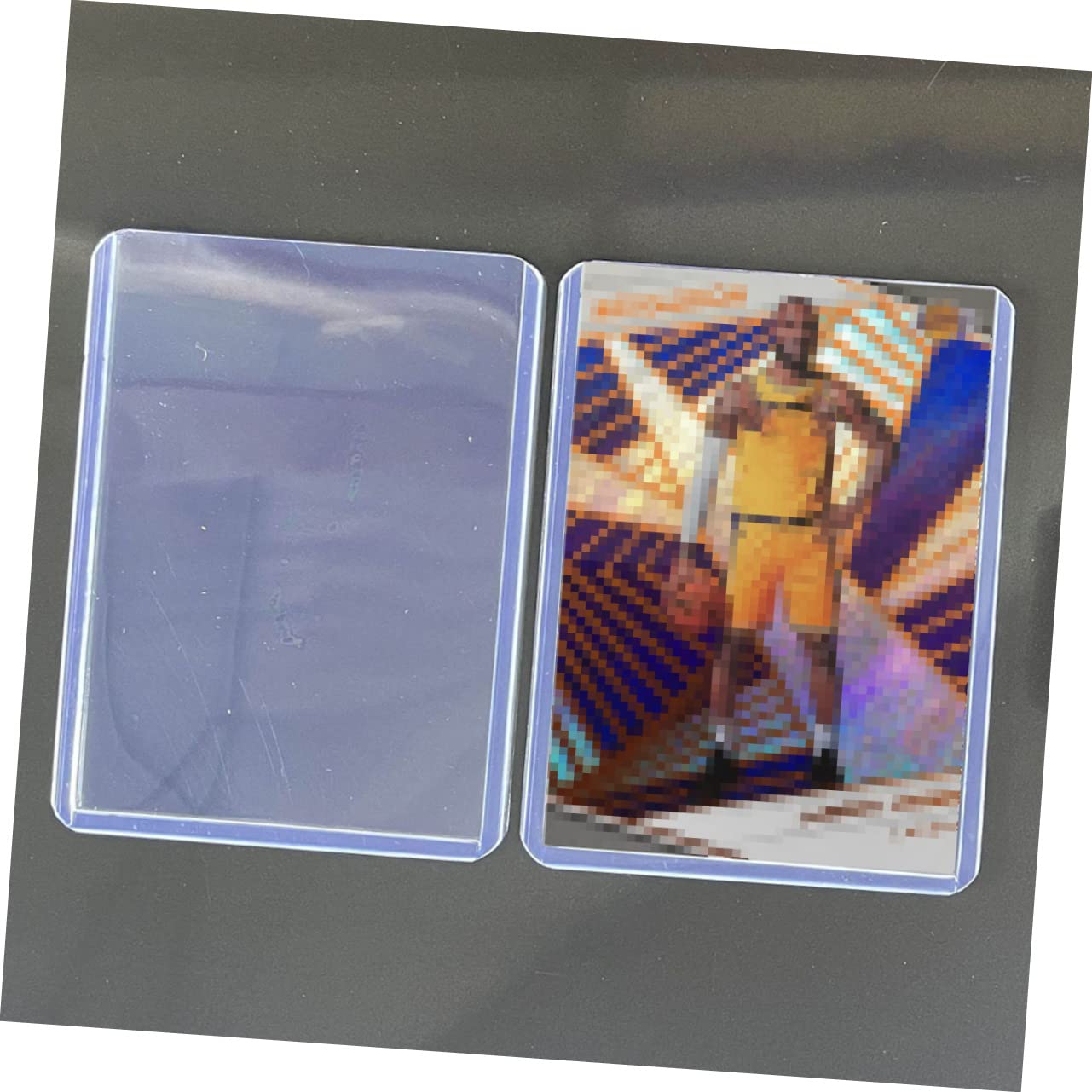 ibasenice 100 Bustine Protettive per Carte da Gioco in Pvc Blu, Resistenti All’attrito e Riutilizzabili, Custodia Trasparente per Collezioni e Carte da Trading