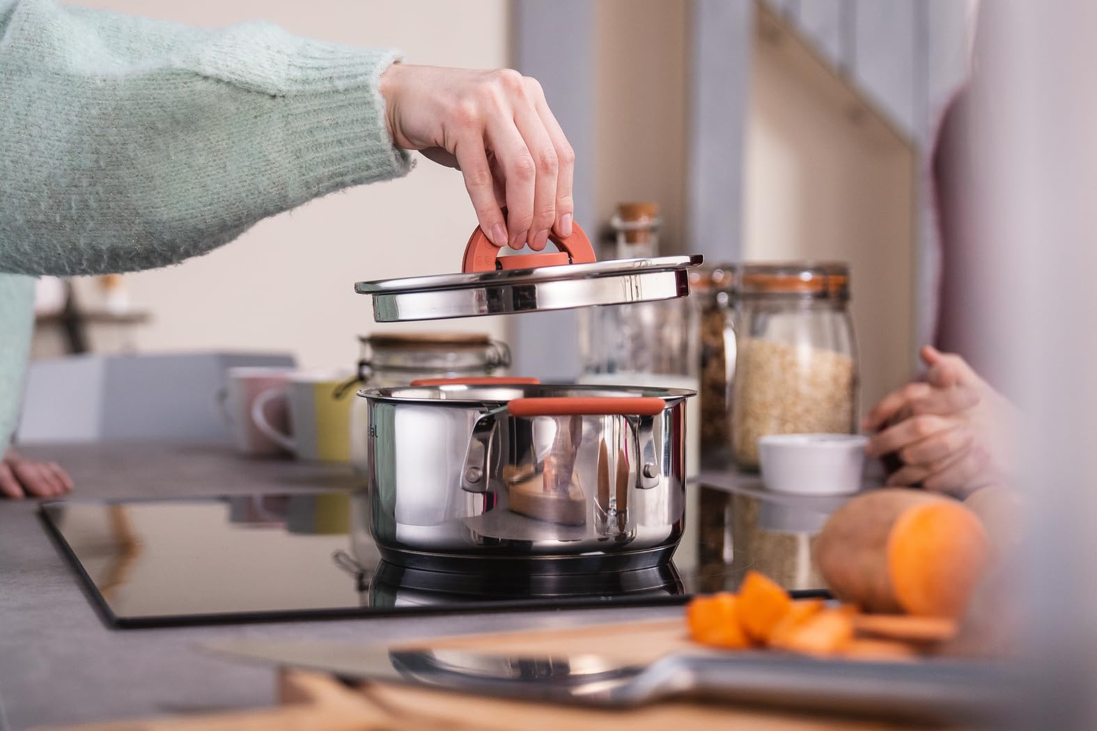 TEFAL G721SD74 Opti'Space Zestaw Garnków i Patelni, układanie stosy, stal nierdzewna 18/10, dno Thermo-Fusion, do każdej kuchenki, skala pojemności, nienagrzewające uchwyty, 13 elementów, srebrny