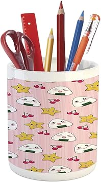 Amazon 鉛筆ペンホルダー アニメ プリントセラミック鉛筆ペンホルダー デスクオフィスアクセサリー かわいい天使の羽と花の漫画のイラスト おとぎ話の日本のマンガプリント ペン立て 文房具 オフィス用品