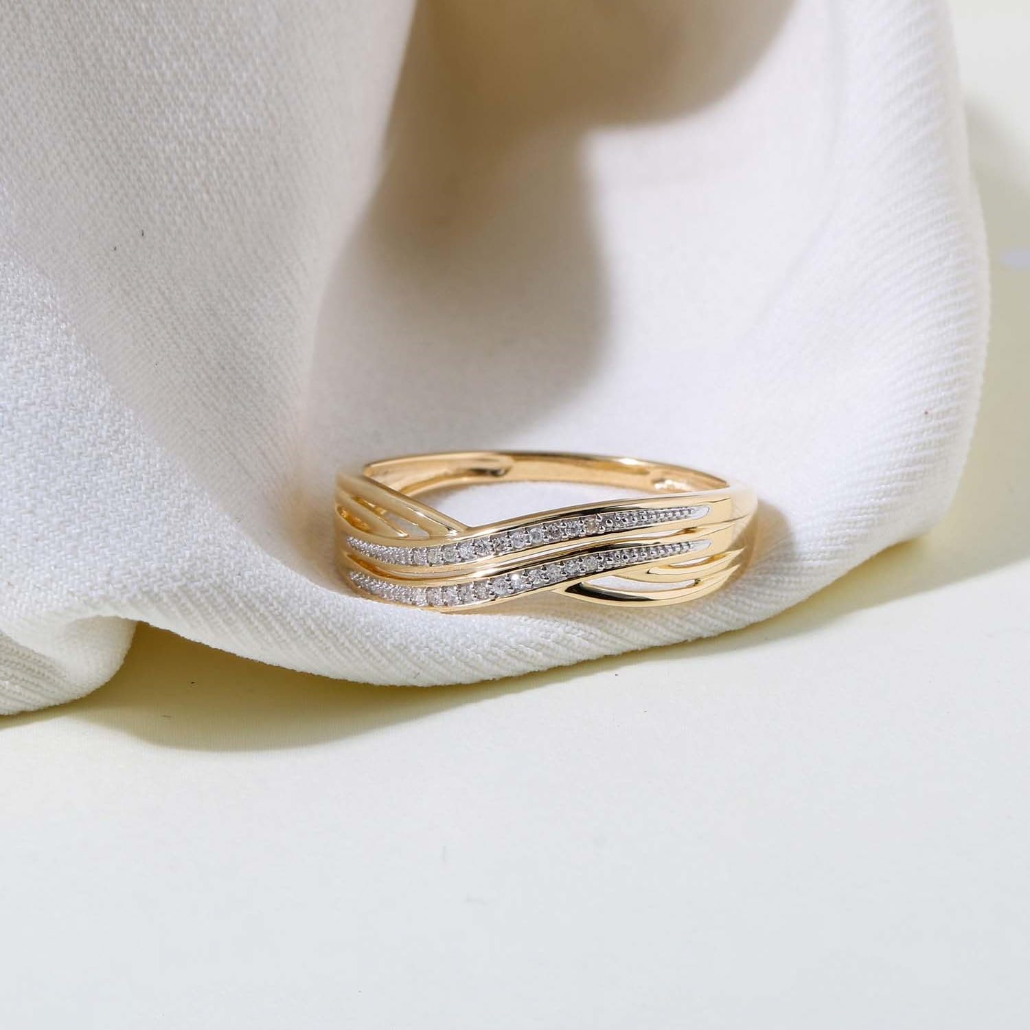 10k Yellow Gold 1/20ct TDW Diamond Fashion Ring(H-I, I2)