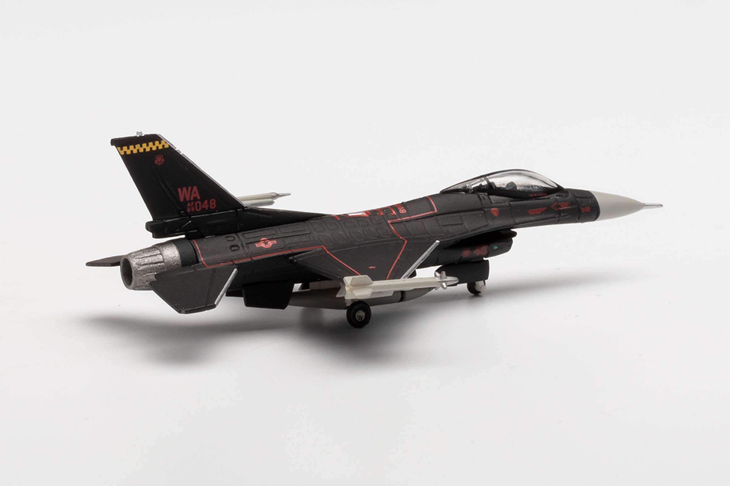 【未使用品】HERPA 1/200 F-16C AGGRESSOR WRAITH Amazon.co.jp: ヘルパ 1/200 F-16C アメリカ空軍 第64アグレッサー飛行