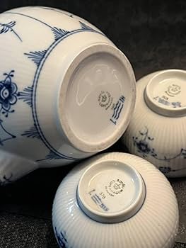 ロイヤルコペンハーゲン  急須　湯呑みセット ロイヤルコペンハーゲン 急須・湯呑み4個セット - メルカリ