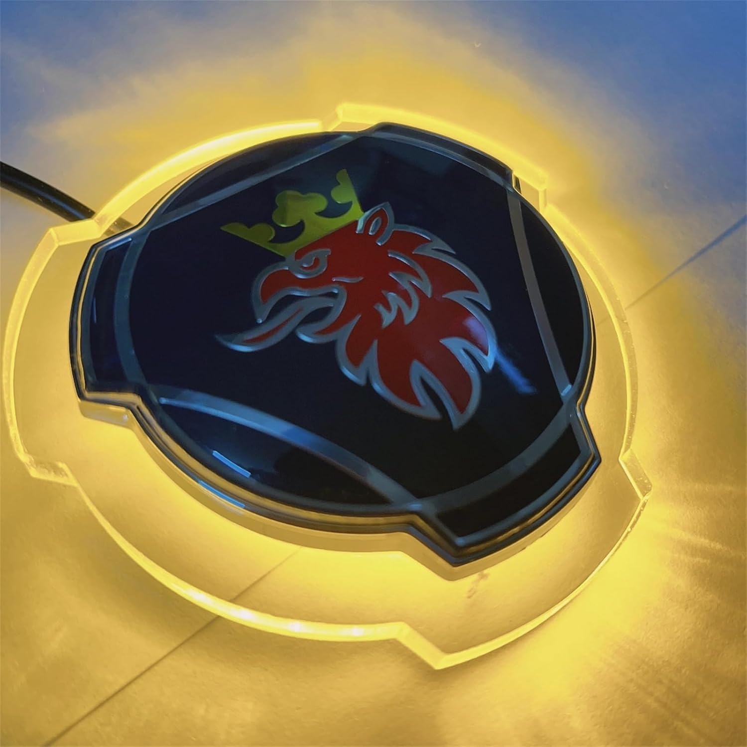 1 juego de emblema azul y rojo de grifo para rejilla delantera de camión de Scania, emblema con iluminación LED de 24V, accesorios iluminados, tira de luz (iluminación amarilla)