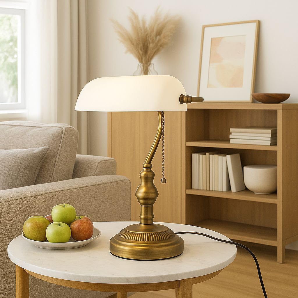 BARCELONA LED Lampada da Tavolo Vintage BANCHIERE E27 – Lampada da Scrivania Retrò con Paralume in Vetro Bianco, Base in Metallo Ottone, Ideale per Ufficio, Studio, Soggiorno Ristorante