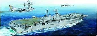 Hobby Boss USS Boxer LHD-4 Boat Building Kit