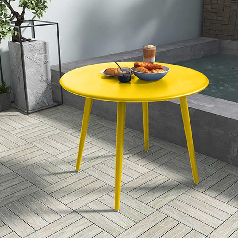 Table basse ronde en métal élégante et polyvalente pour salon et jardin