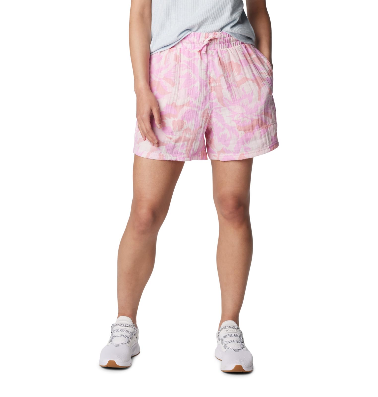 Columbia Women's Holly Hideaway Breezy Short, Salmon Rose Peonies, Large/5" Inseam