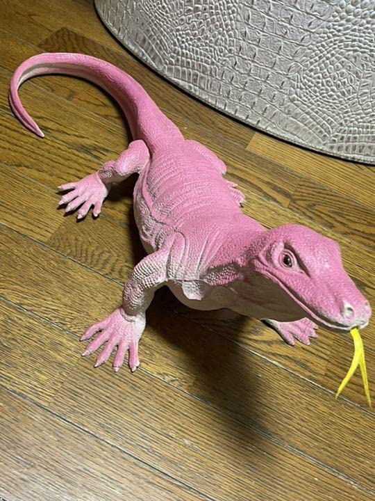 ピンクのトゲトゲ動物型おもちゃ ピンクのトゲトゲ動物型おもちゃ