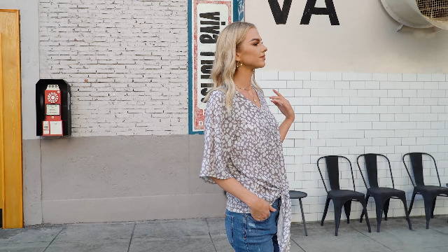 Ribbonbit Tippy Shirring Blouse Vネック 10차) Tippy Shirring Blouse - Peach - RIBBONBIT