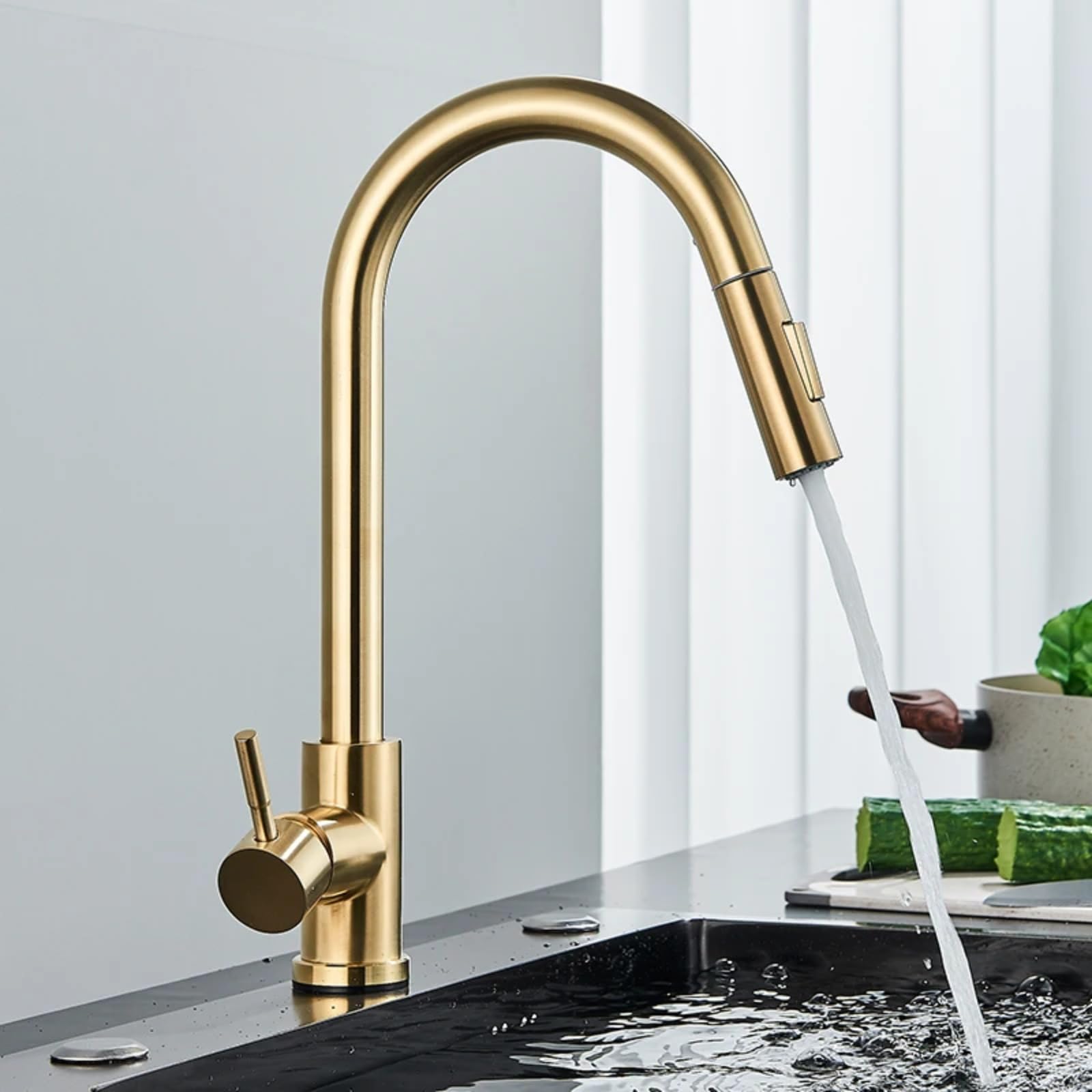 Grifo de cocina moderno con sensor táctil dorado cepillado con control táctil inteligente sensible