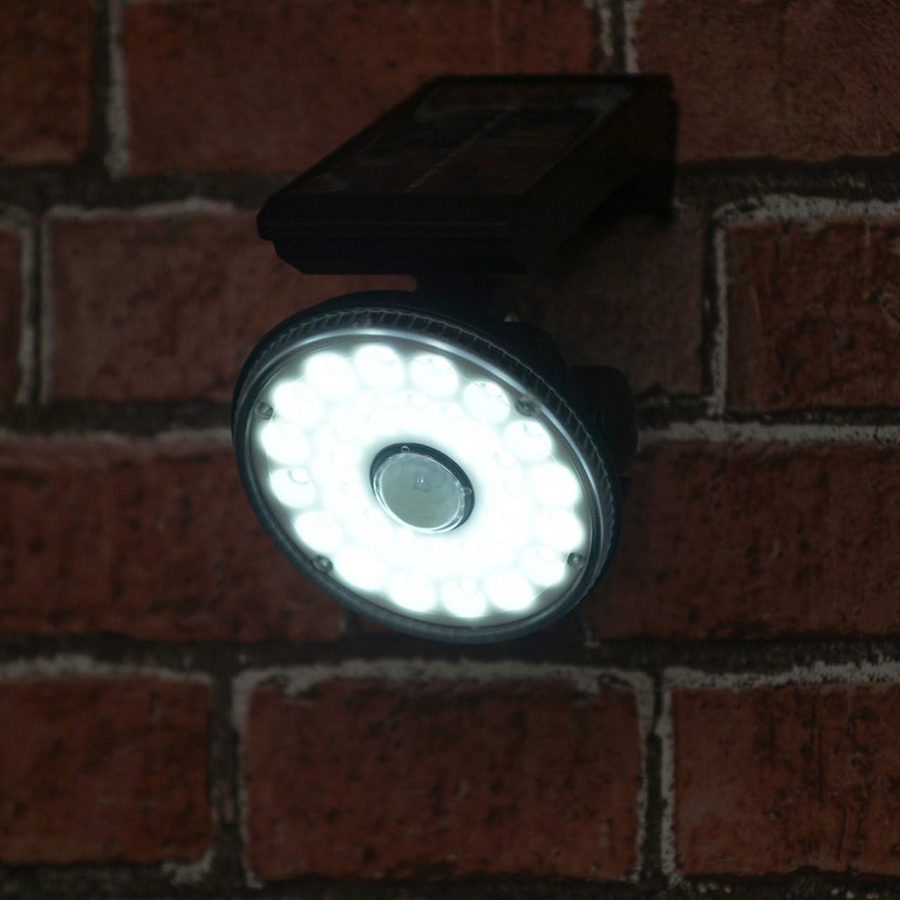mysmartbuy Solar Powered LED PIR Motion Sensor Security Lamp - 1000 Lumen Outdoor Light - Wall Mounted - 7m Detection Range - 2 Light Modes - Black