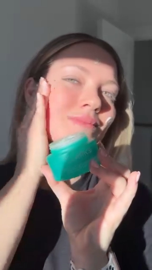 エリクソンラボラトワ マトリックス クレーム ナイトクリーム 50ml Amazon.com: Clark's Botanicals Retinol Rescue Overnight Cream