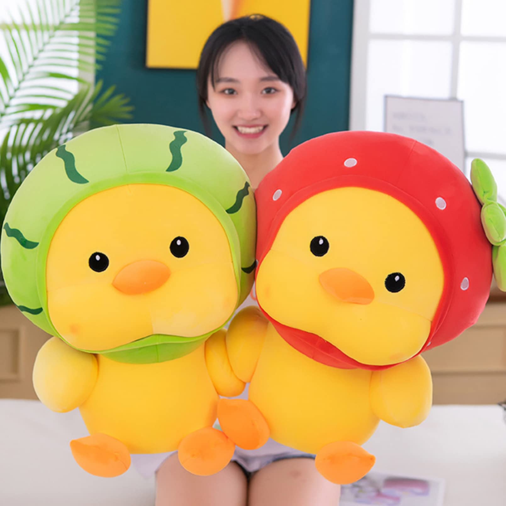 TORIPICALSのぬいぐるみです。愛らしいデザインと柔らかな素材です。 Amazon｜鳥 抱き枕 もちもちぬいぐるみ かわいい 柔らかく トリ