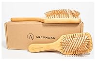 Vista 2 de Juego de 2 cepillos de madera para el cabello de Areumdan. Cerdas redondas de bambú ecológico para desenredar y masajear el cuero cabelludo cepillo