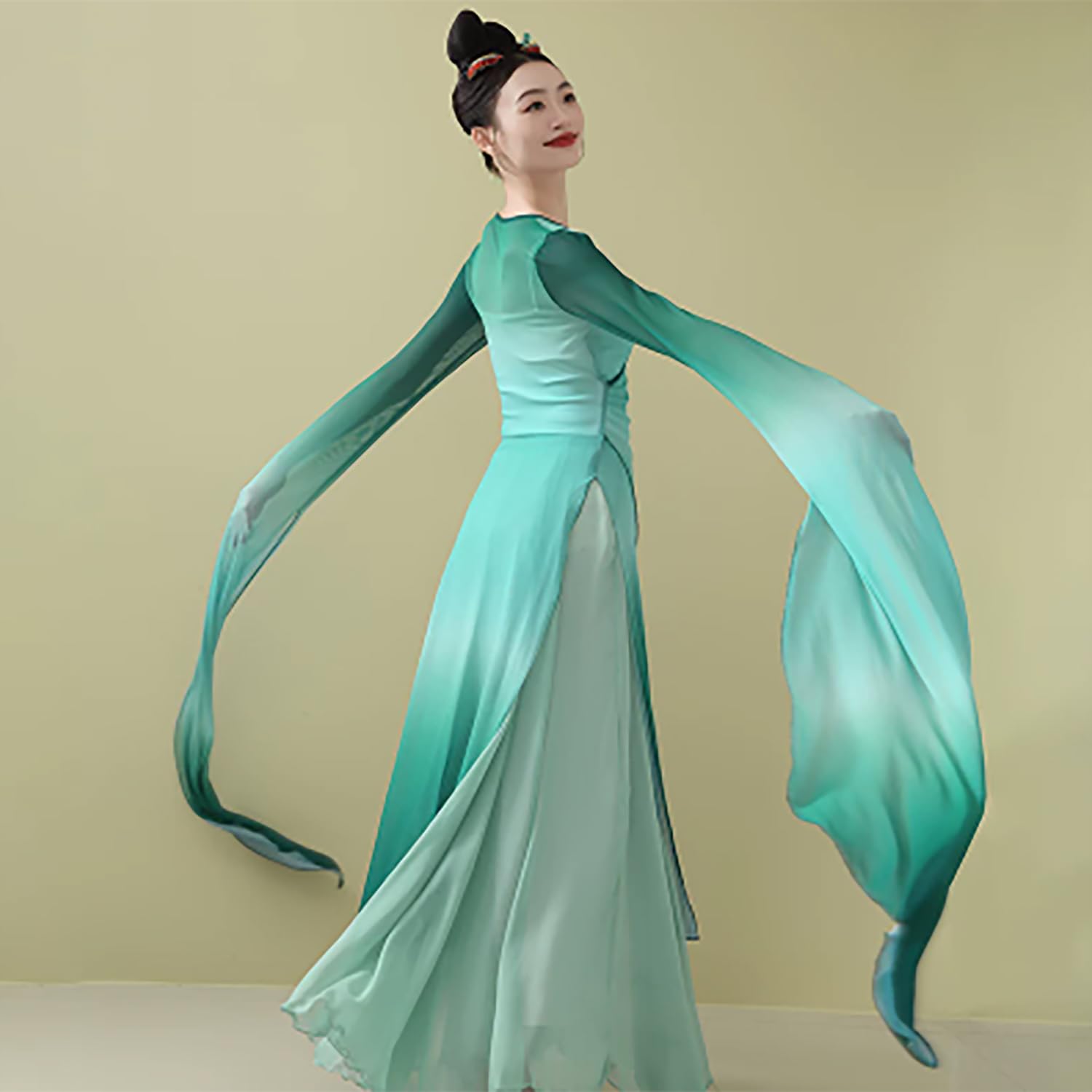 Klassische Chinesische Tanzvorführung in Grün Mit Farbverlauf Kostüm Orientalische Hanfu Kleidung Mit V Ausschnitt Unterhemd Mit Passendem Rock Für Tänzerinnen