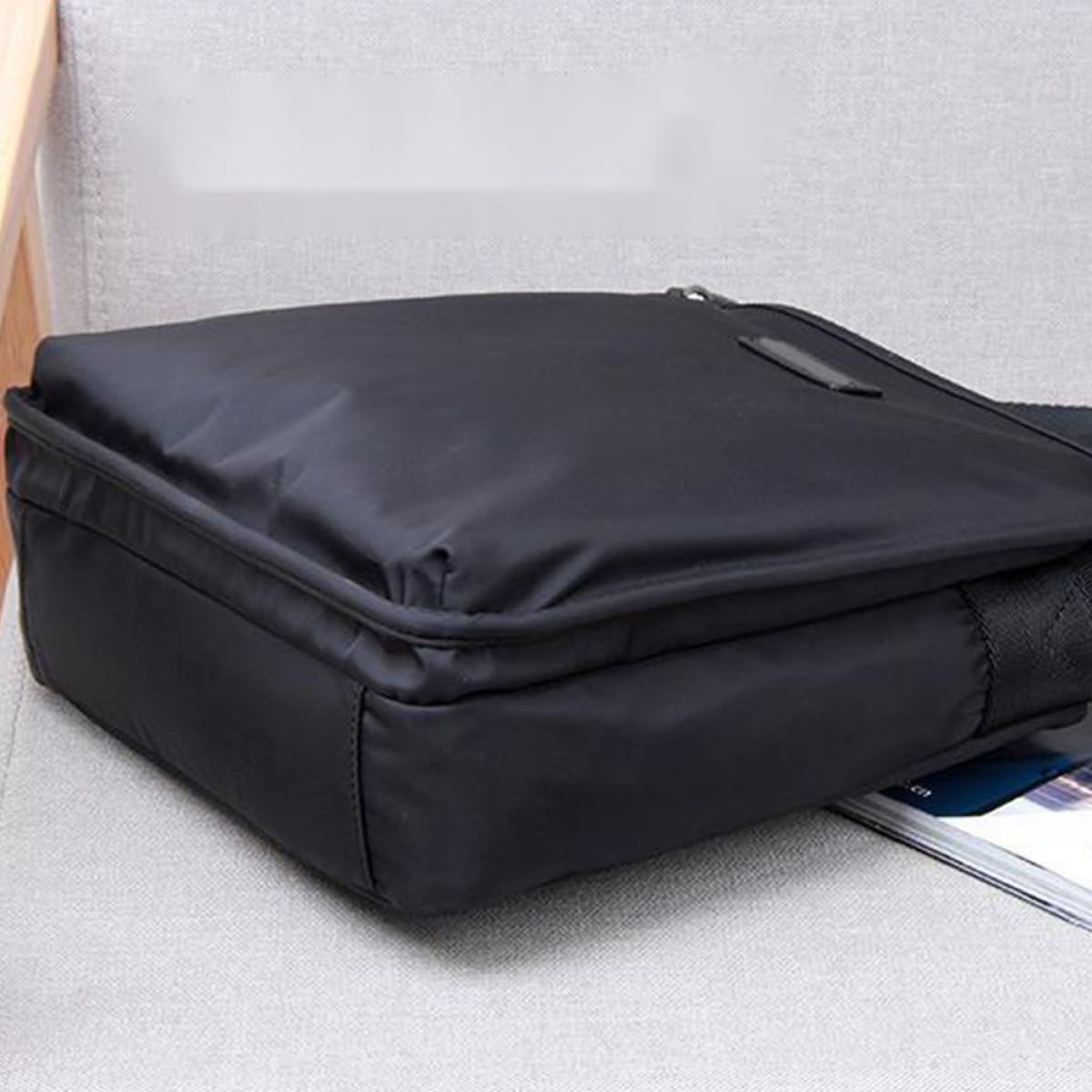 Baluue Bolso Bandolera Multifunción para Hombre, Tamaño Mediano en Tela Oxford Negra, Cinturón Ajustable y Cremallera, Adecuado para Viajes, Uso Diario y Almacenar Pañuelos y
