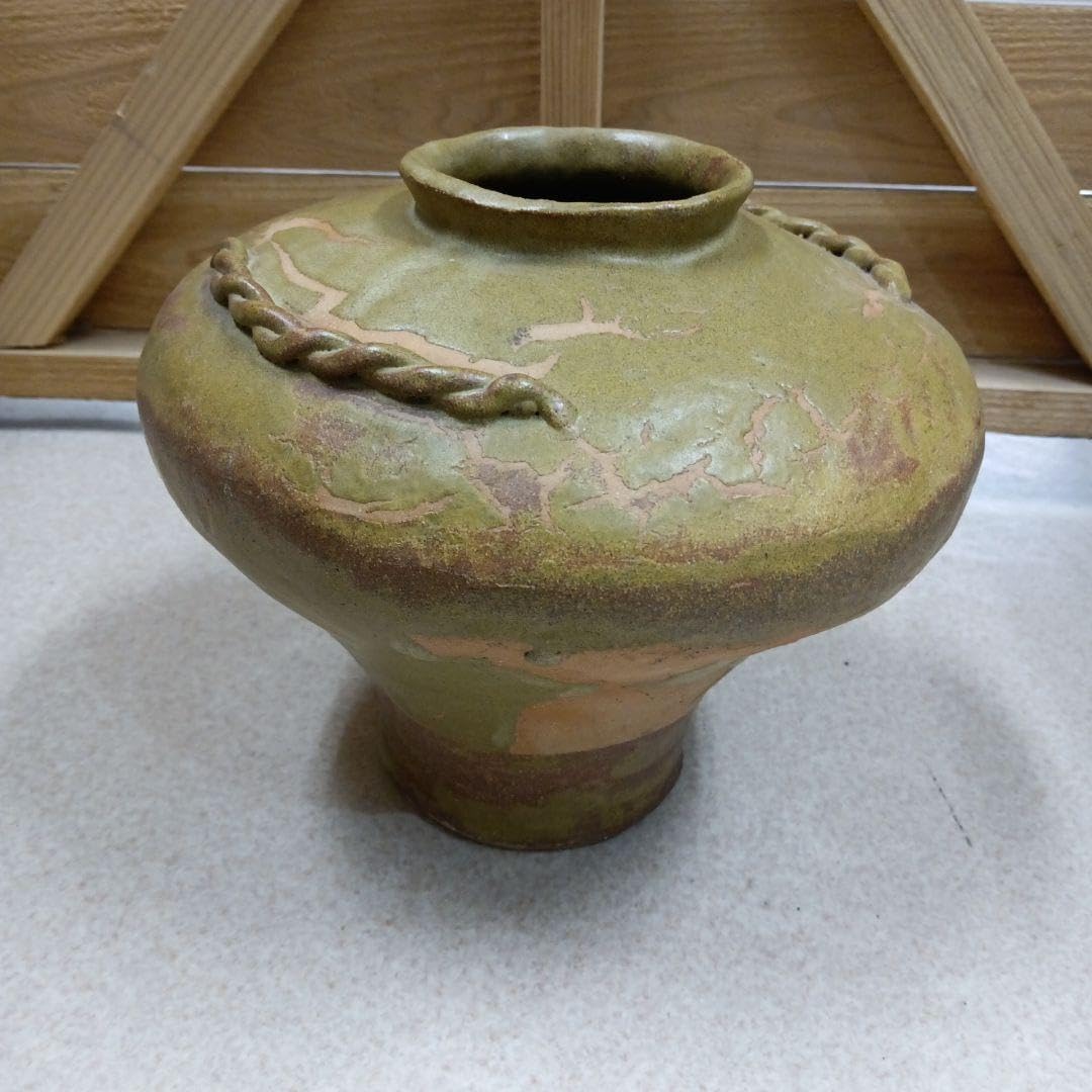 緑褐釉鍔口線刻文壺 】 クメール陶 12～14世紀 蔵出初