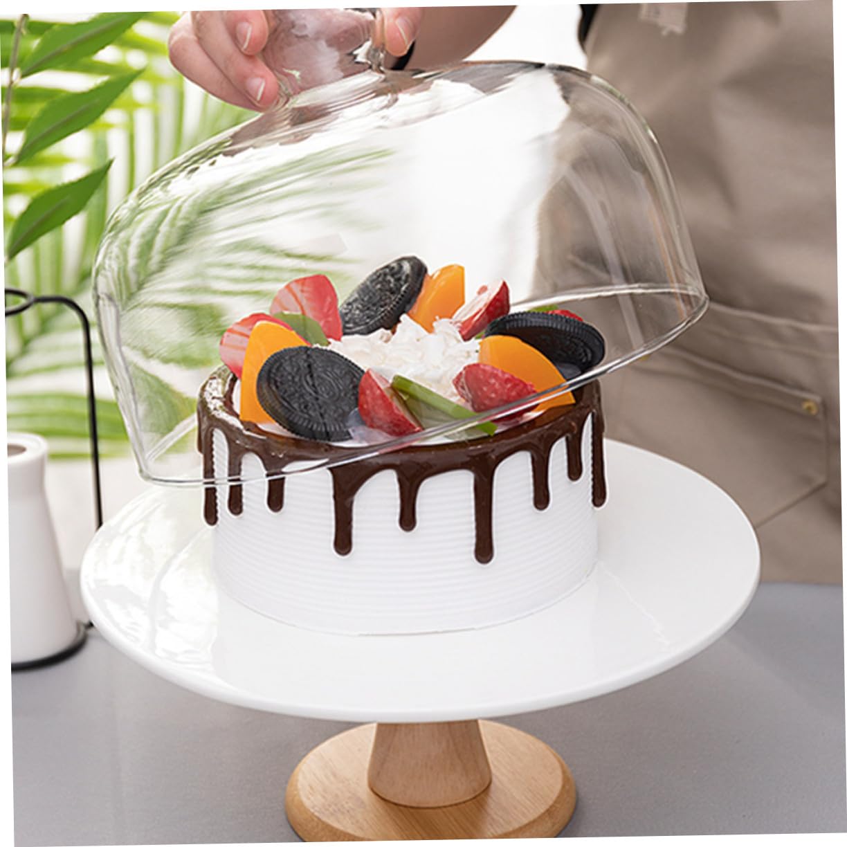 Tortenplatte mit Glasglocke und Holzsockel Praktische Kuchenhaube für Snacks und Desserts Stabile Runde Glasabdeckung Eleganter Food Cover für Partys und Backzubehör