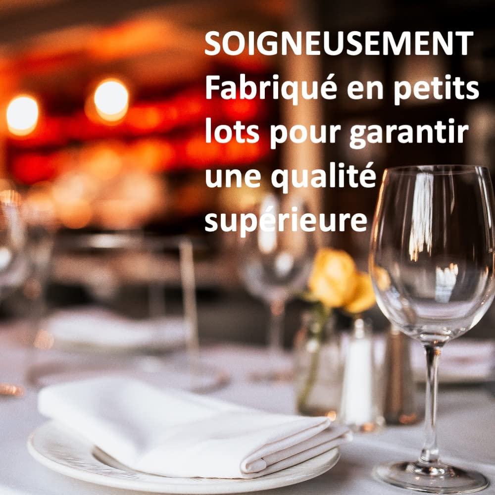 Beurre de truffe supérieur avec de la véritable truffe noire. Une délicatesse exquise pour affiner les plats, les sauces ou tout simplement à déguster pure. 70g