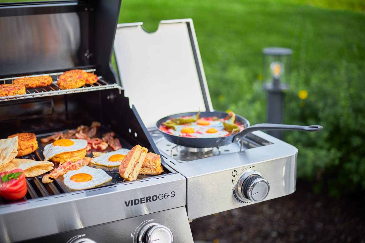 RÖSLE VIDERO, Hochwertige Grillplatte aus Gusseisen für Fleisch und kleine Grillstücke, Grillbranding, Platte beidseitig verwendbar, 45 x 24 cm, für alle VIDERO Modelle ab Modelljahr 2021