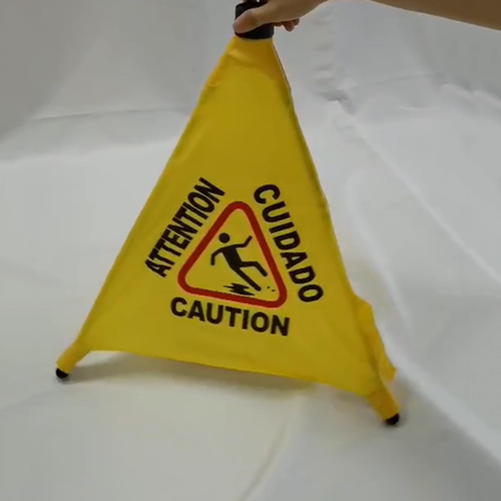 2 x Precaución, suelo mojado, cartel con texto en alemán "Rutschgefahr bei Nässe, aufklappbarer an der Wand Montierter, Faltbarer Sicherheitswarnkegel bilingüe