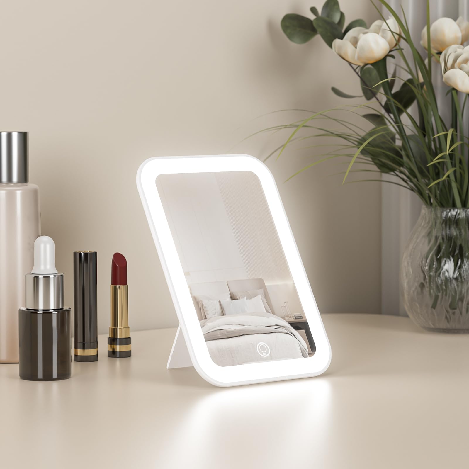 Kintion 15,5 x 10,7cm Spiegel mit Beleuchtung Klein, LED Tragbarer Tischspiegel, Dimmbare 3 Farbmodi, Wiederaufladbarer Schreibtisch-Kosmetikspiegel für Handtasche, Geschenke für Mädchen, Weiß