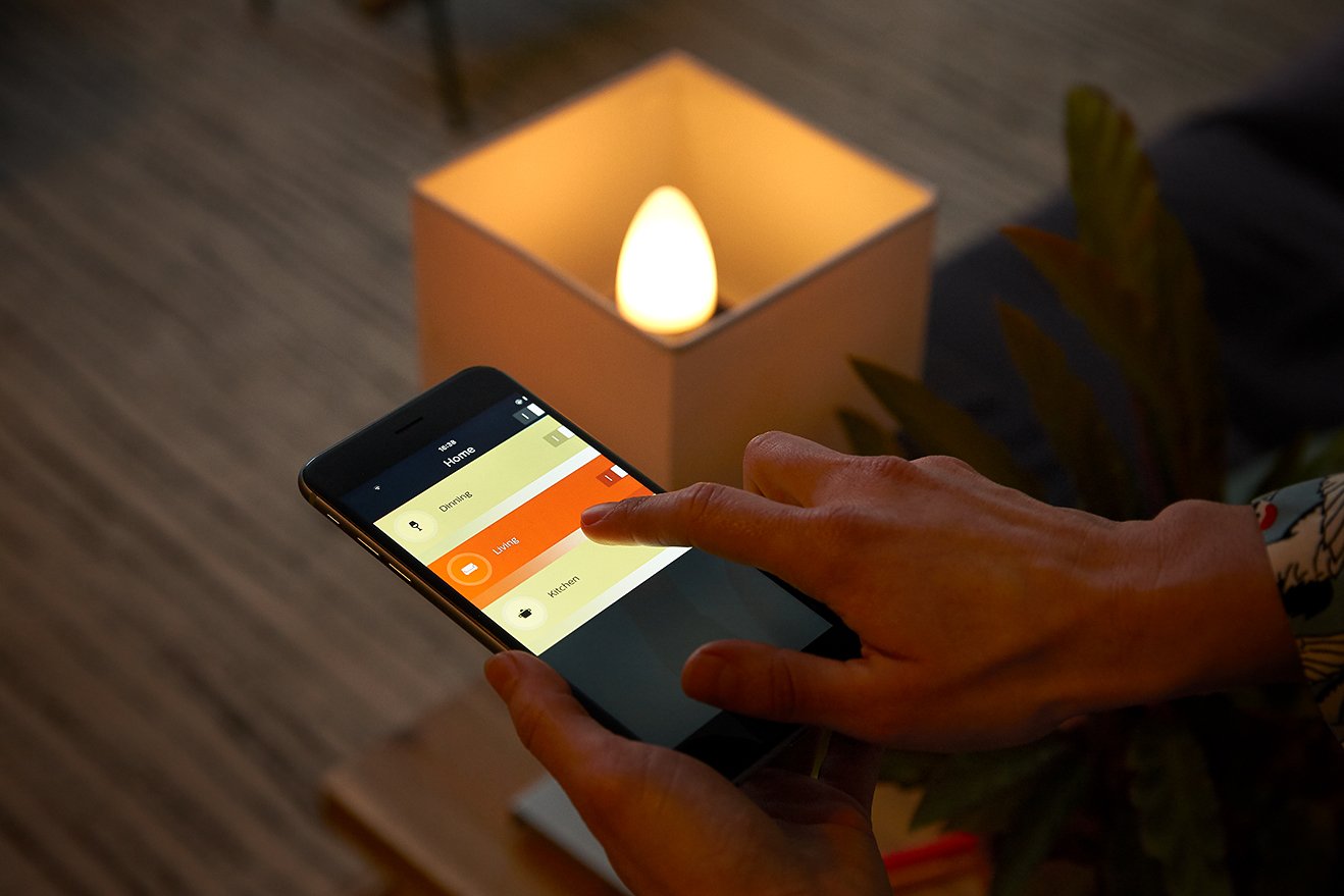 Philips Hue White Ambiance Lampadina LED Smart, Dimmerabile, Tutte le Sfumature della Luce Bianca, Compatibile con Alexa e Google Home E14, 6 W, 2 Unità