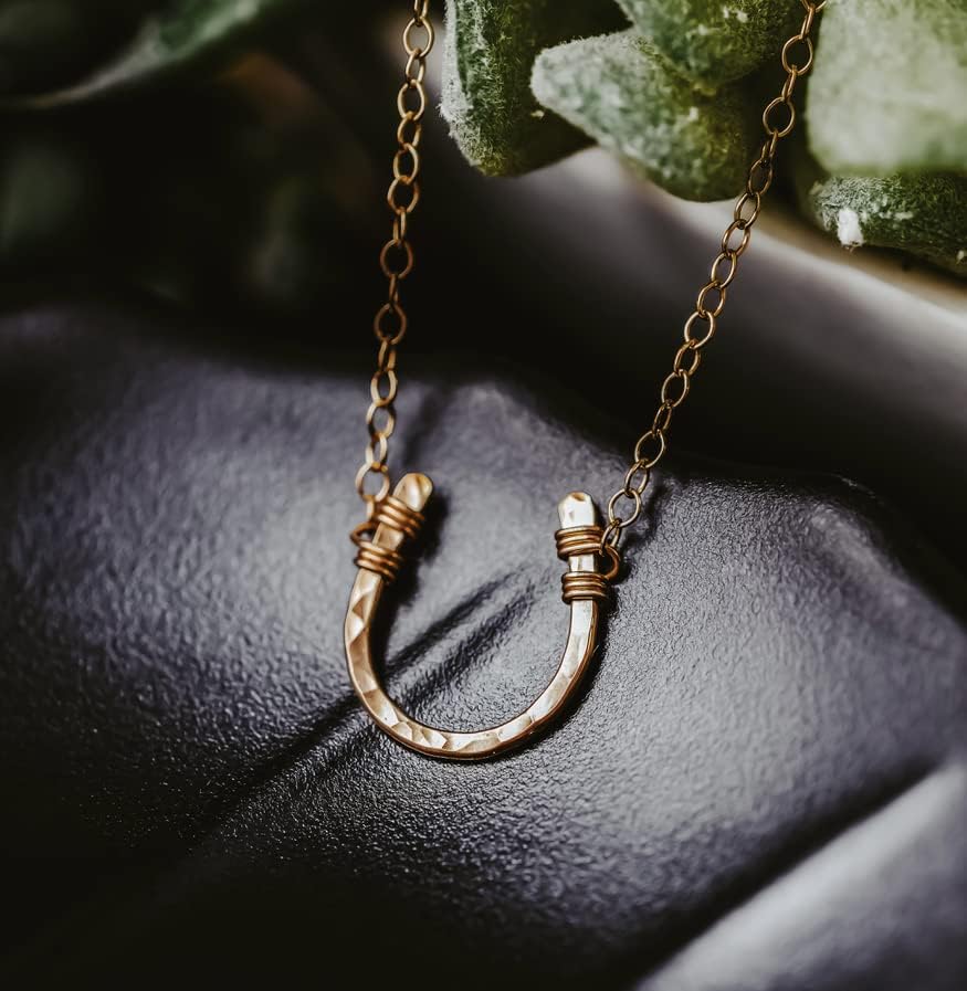 Lucky Horseshoe Necklace Yellow Gold Filled Hammered 16 inch chain length - Image 5