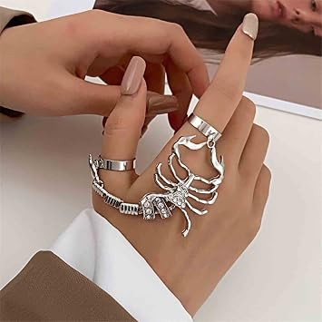 Gothic Scorpion Chain Hand Ring Silver Scorpion Finger Ring Punk Knuckle Joint Rings Halloween Statement Rings Set for Women (Silver)