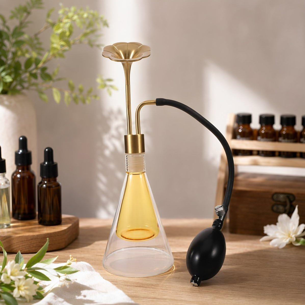 ERINGOGO Refillable Glass Perfume Atomizer with Flower Top Manual Hand-pump Mist Sprayer for Essential Oil Sampling Nose Training Fragrance Display
