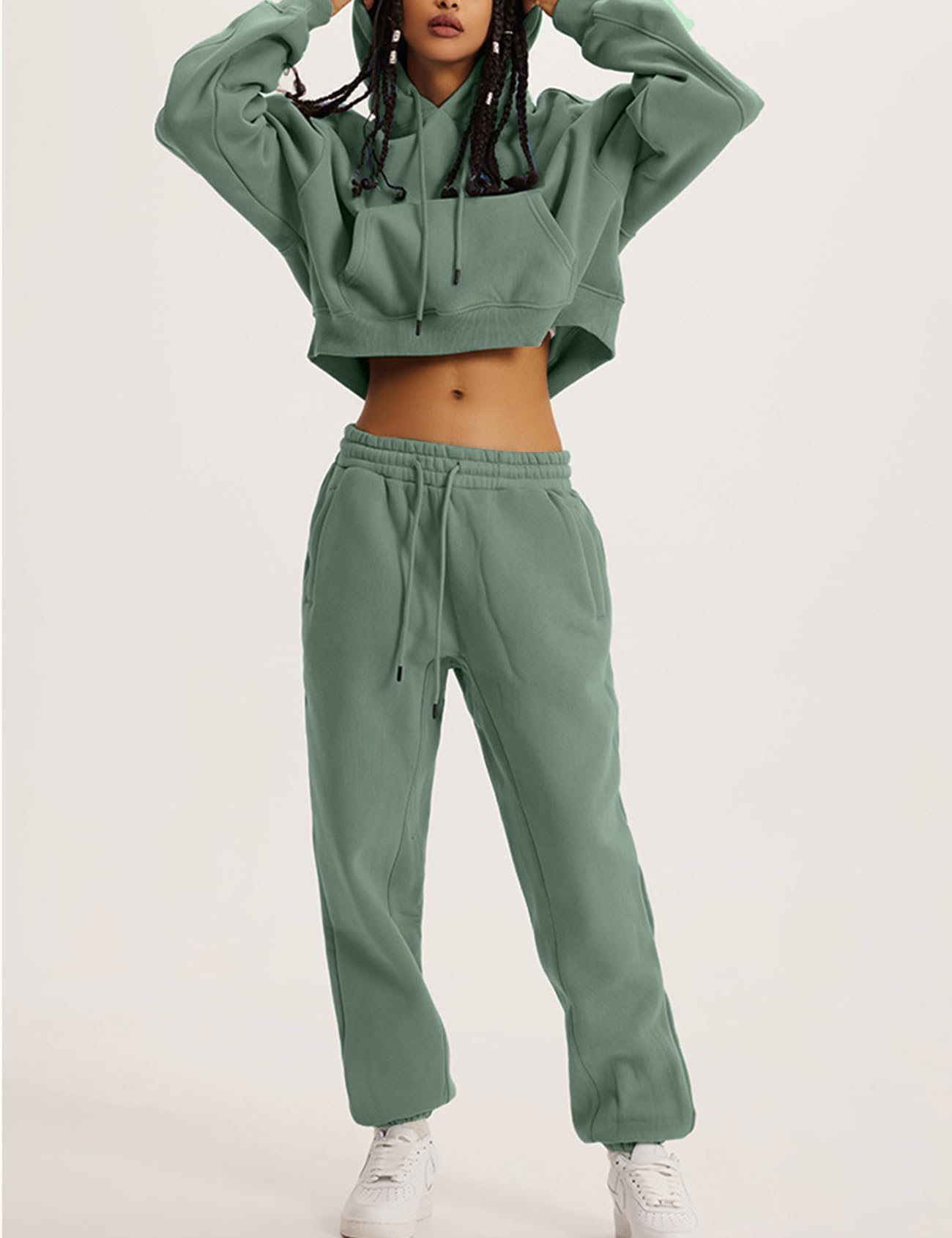 Flygo Conjunto deportivo de 2 piezas de forro polar para mujer, sudadera corta y pantalones deportivos