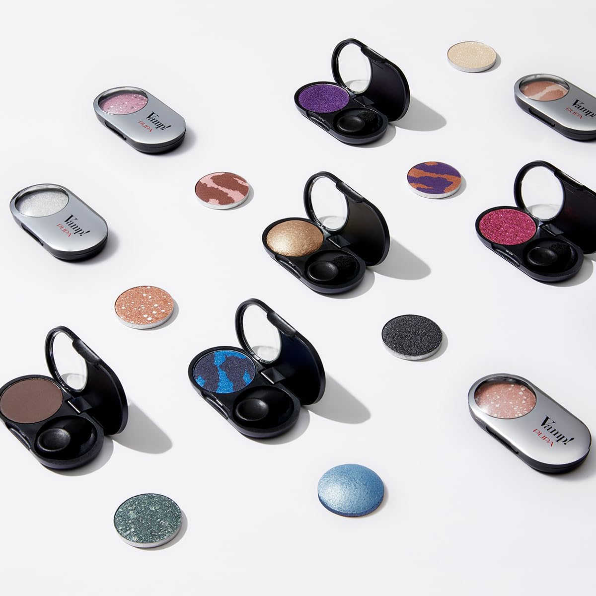 Pupa Lidschatten Vamp! Matt 300 Blackout, reine Farbe, hohe Pigmentierung, Multi-Effekt (erhältlich in 54 Farbvarianten und 7 verschiedenen Finishs)