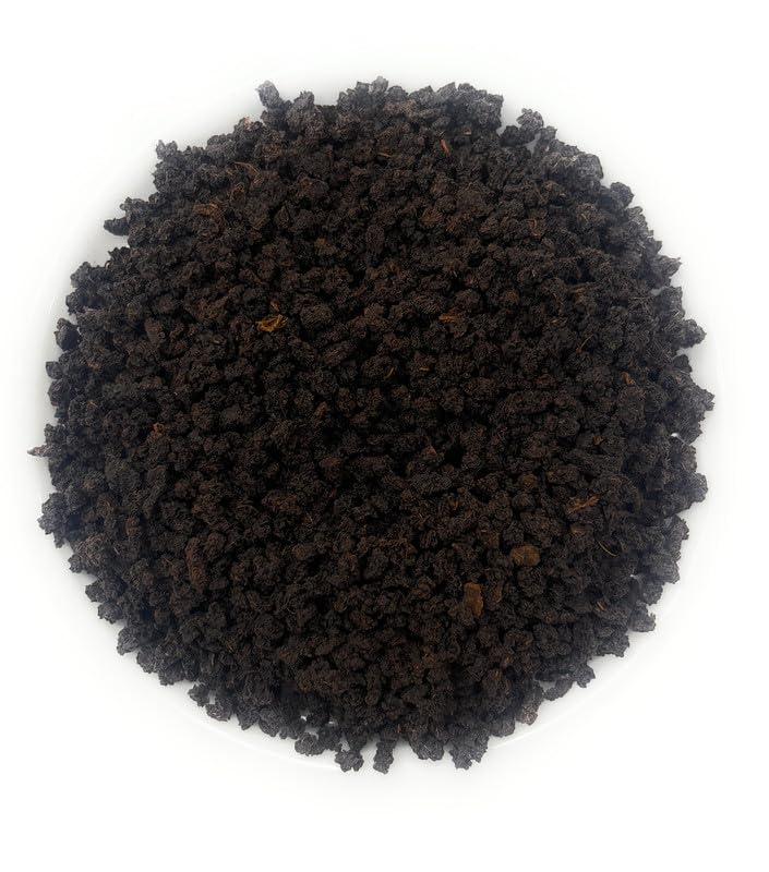 Image of Siyacha Tea Bold Assam CTC blend Monabarie, 500g pack. Rich aroma, robust taste, ideal for creamy milk tea. Freshly processed leaves for a strong, satisfying daily brew. brew.