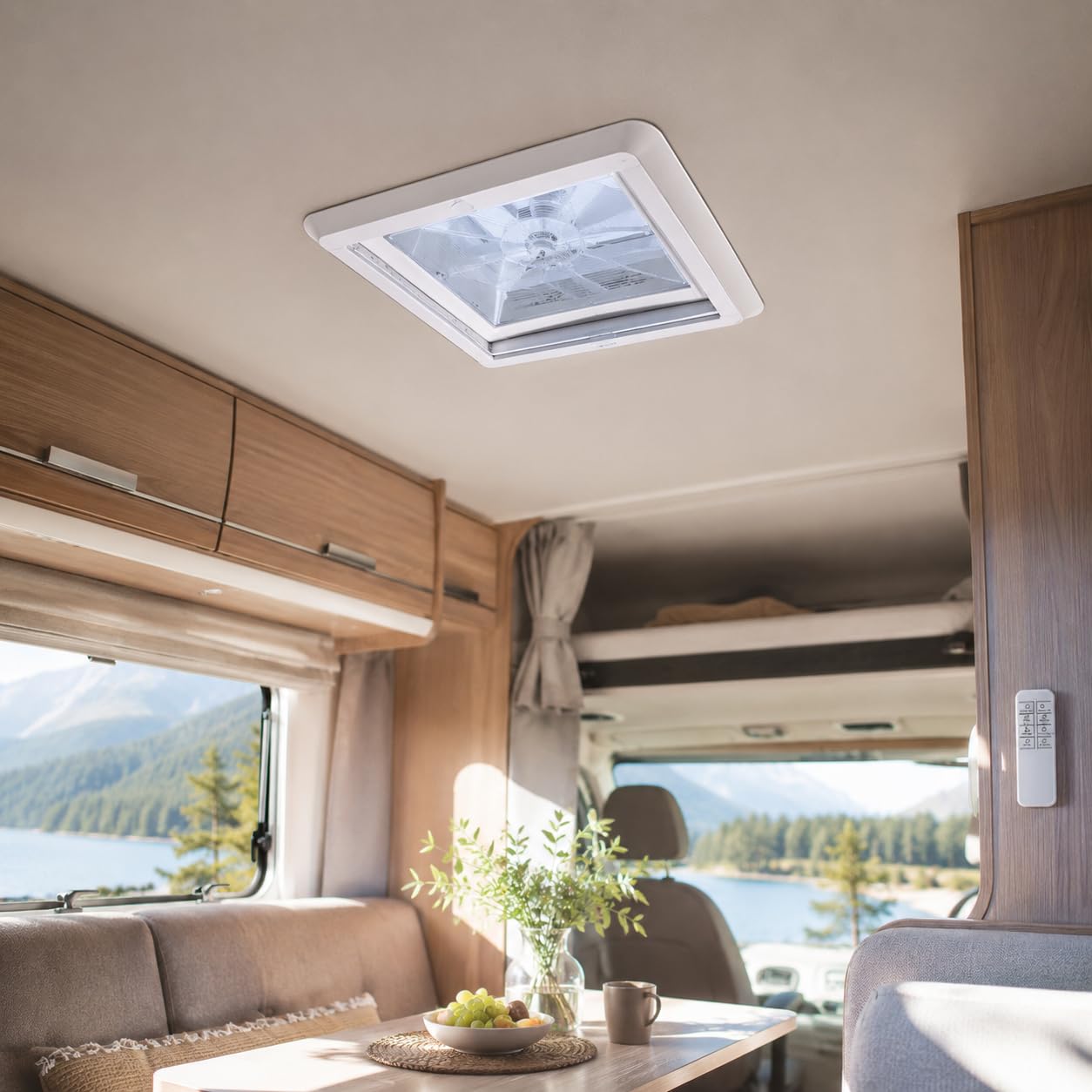 Ventilador de techo para caravanas, Claraboya, Nivel de ruido ultra bajo de escape reversible con sensor de lluvia, ventilador permanente de nivel automático para autocaravana,Transparente