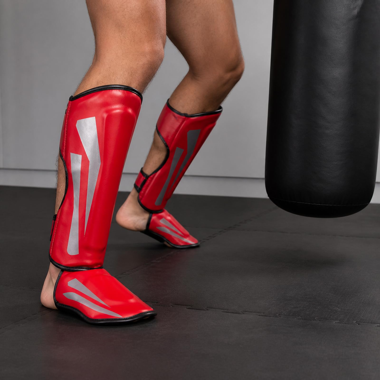 Parastinchi Piedi Protezione Shin Guard,Piedi Protezione Shin Guard,Boxing Parastinchi Uomo e Donna,Regolabili,Traspirante,per Boxe,Sport da Combattimento e Allenamento Quotidiano